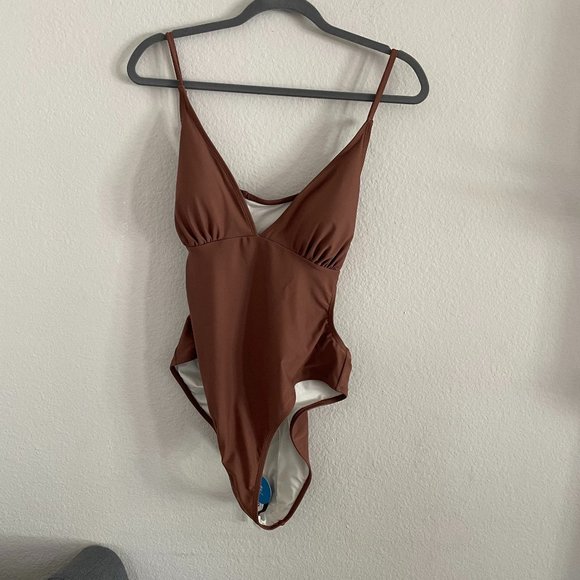 Cupshe one suit adjustable straps New with Tags - Picture 3 of 7